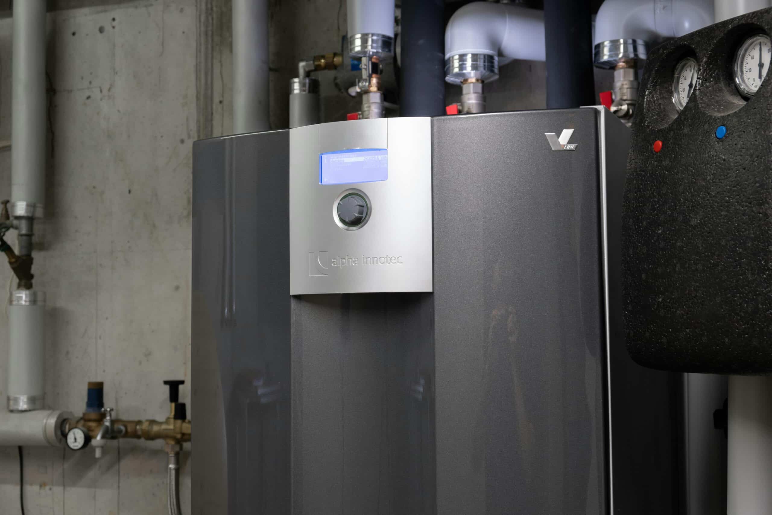 pompe à chaleur alpha innotec installée en intérieur