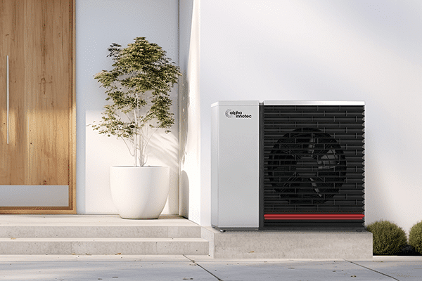 pompe à chaleur alpha innotec installée en extérieur